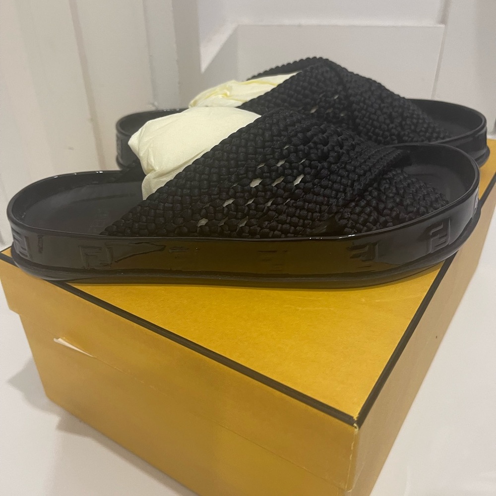 Authentic Fendi Slides size 36 - Picture 5 of 13